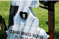 Piatra funerară a fost ridicată la locul accidentului jpeg