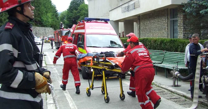Ambulanţierii au trebuit să intervină de două ori ieri 