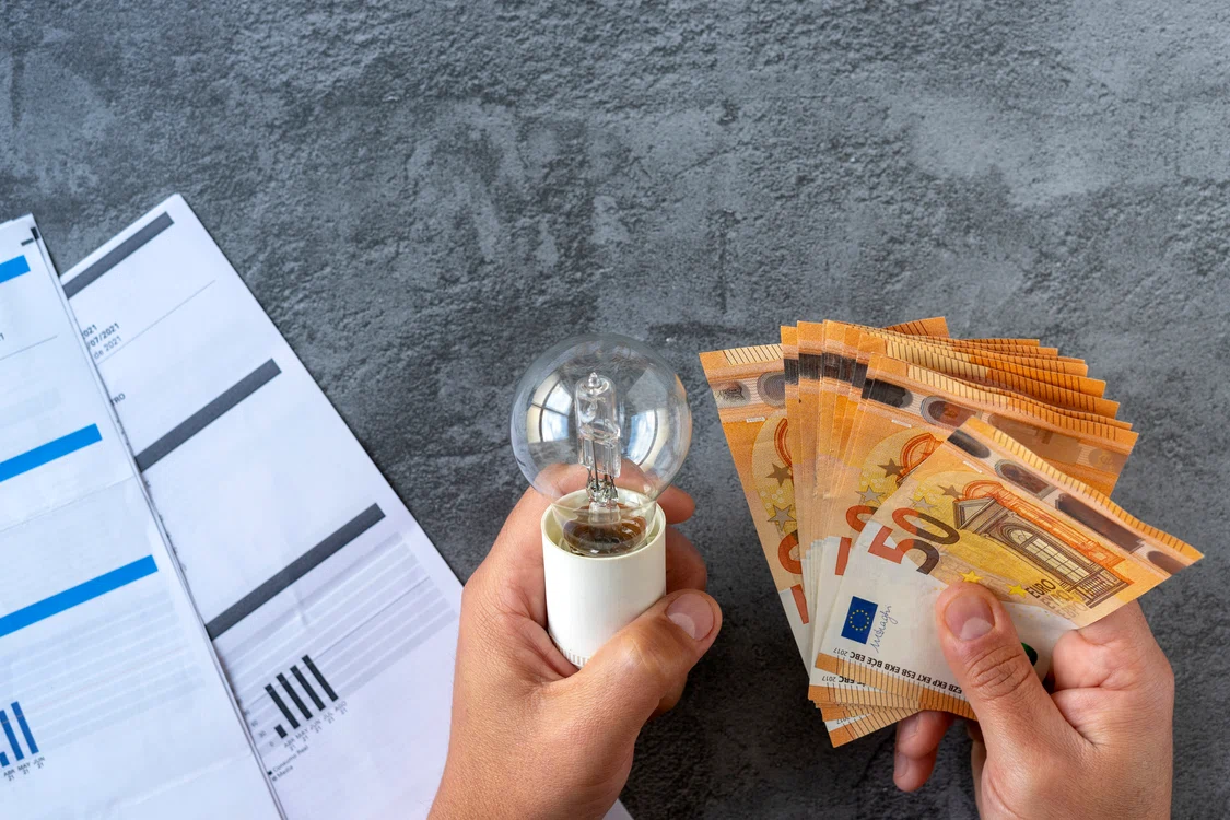 Suma transmisă de ANRE spre decontare a depășit 18 miliarde lei, Foto: Shutterstock