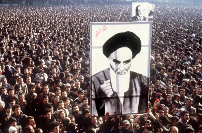 Revoluționari iranieni, Teheran, 1979. Foto: New York Times.