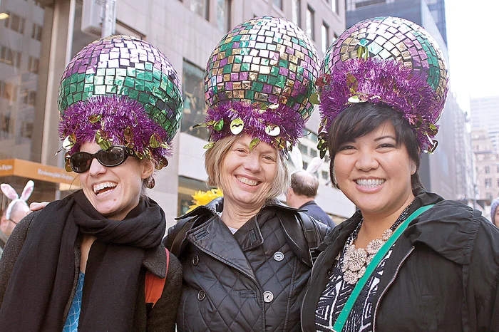 Nu au lipsit nici ouăle  încondeiate cu confetti