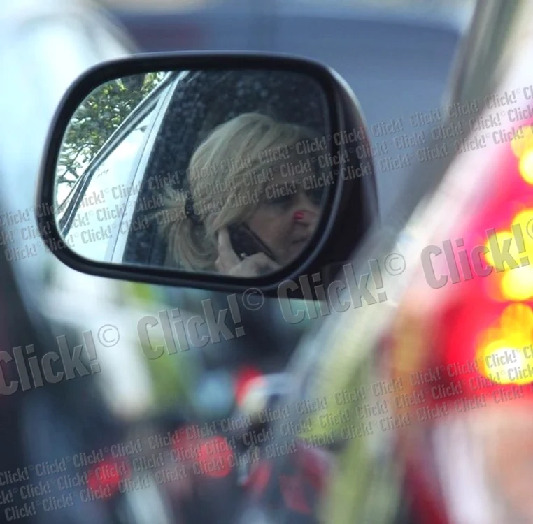 Iuliana Marciuc s-a scobit în nas la volan. (Foto: Cezar Preda)