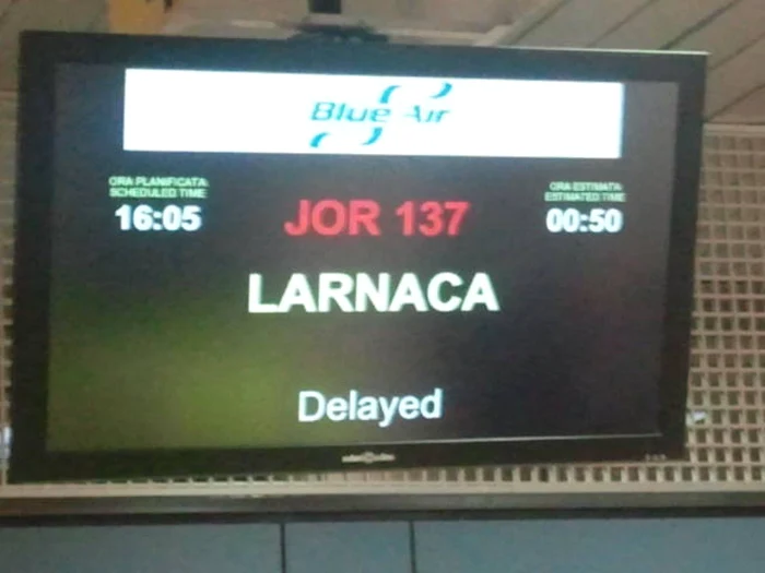 Blocati pe aeroportul Otopeni FOTO Cristi Lazarovici