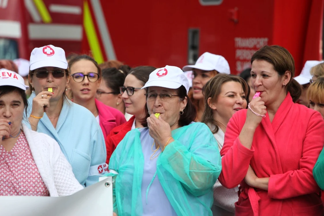 Sindicaliştii Sanitas vor să iasă în stradă FOTO Adevărul