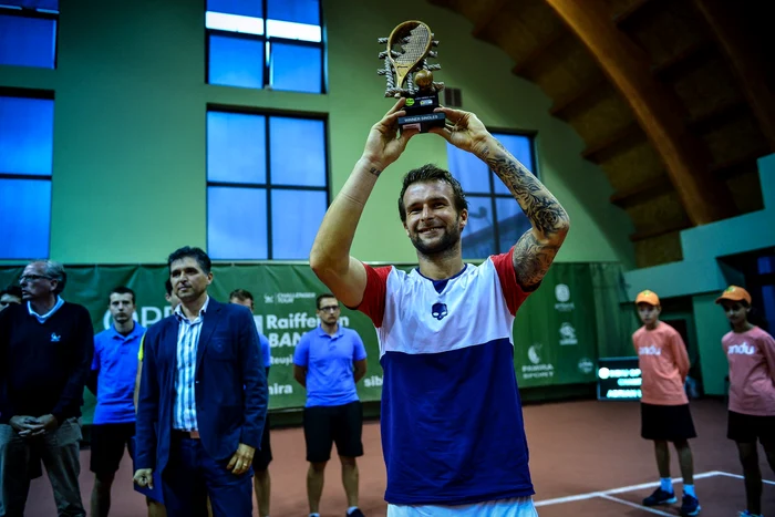 
    Câștigătorul turneului Sibiu Open a câștigat un premiu de 6150 de euro și 90 de puncte în clasamentul ATP în timp ce finalistul a plecat acasă cu 3600 de euro și 55 de puncte ATPSilvana Armat  