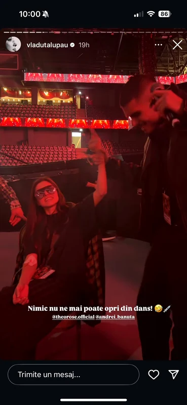Theo Rose și Vlăduța cu perfuzii înainte de concert