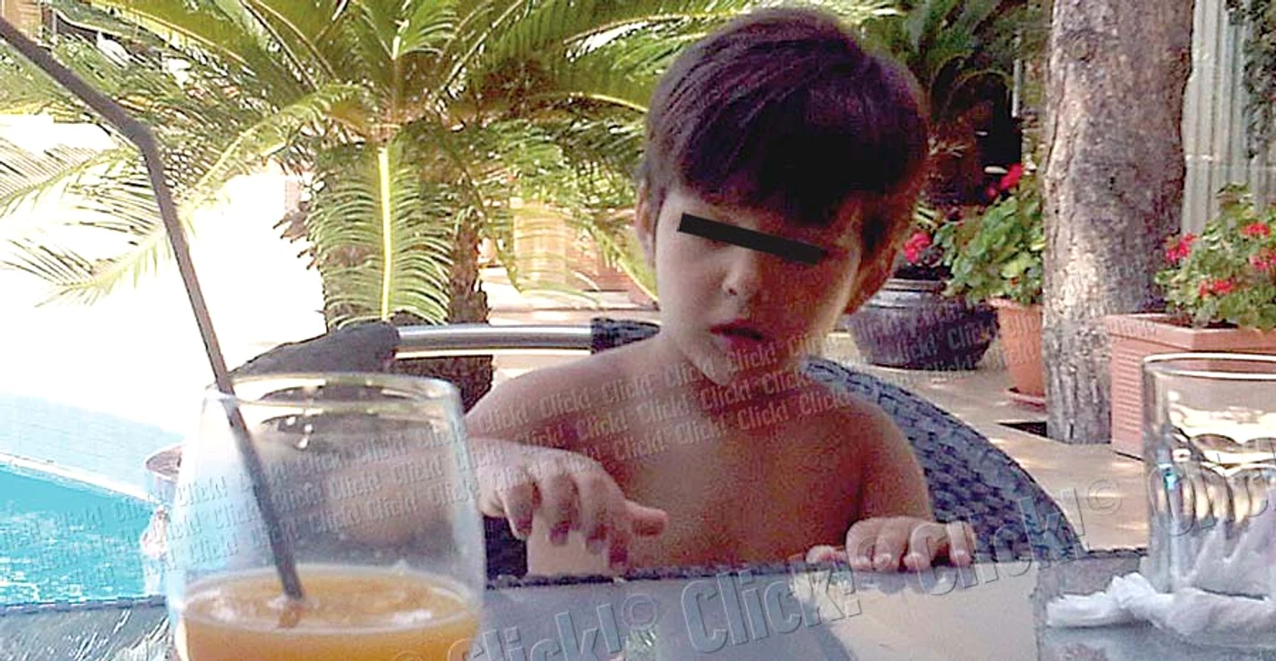 Micuţul Edan (4 ani),  fericit în braţele lui Piţurcă şi relaxat în  vacanţă alături de mami