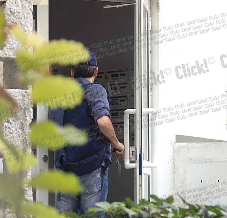 Ştefan a ajuns la  apartamentul din  str. Amman după ce  a dat câteva ture cu maşina  şi a ales un loc de parcare  la câteva străzi distanţă  de „cuibuşorul de nebunii”