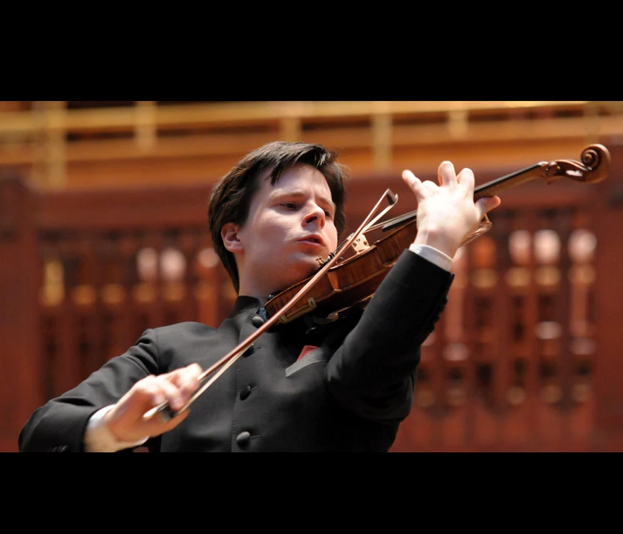 Trei întrebări pentru violonistul Ştefan TARARA jpeg
