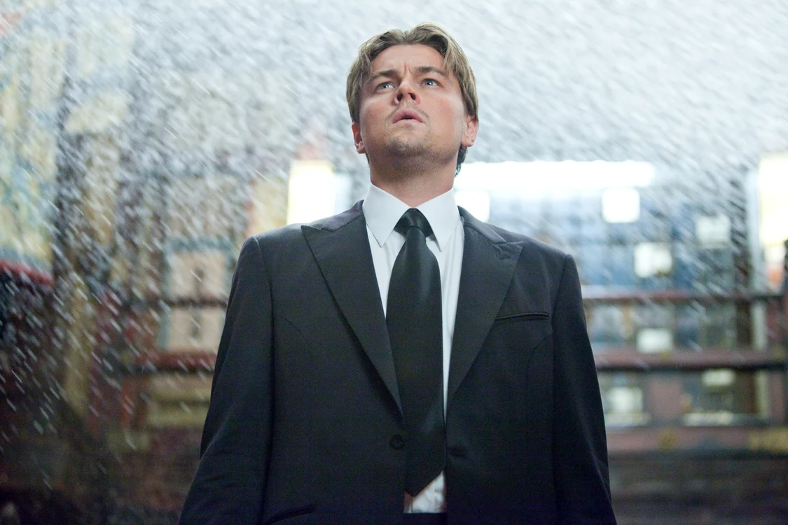 Leonardo DiCaprio în „Începutul/ Inception” Sursa foto Warner TV