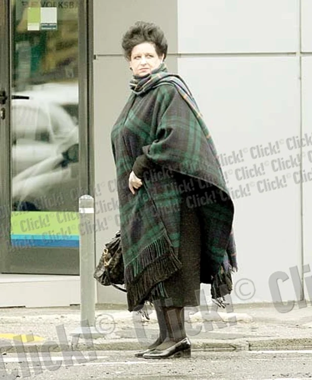 Şoferul sopranei a  dat luciu antenei (Fotografii: Blitz!)