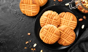 Biscuiti cu unt de arahide  Sursa fotoshutterstock 1707014170 jpg