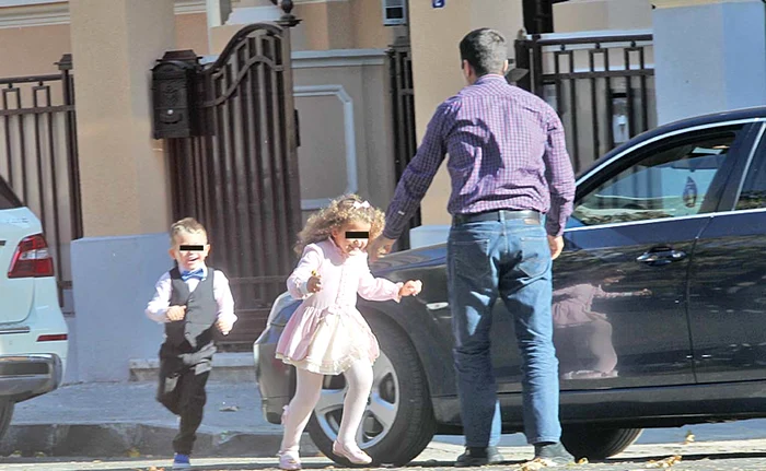 Traian junior şi Sofia Anais arată ca doi prinţişori