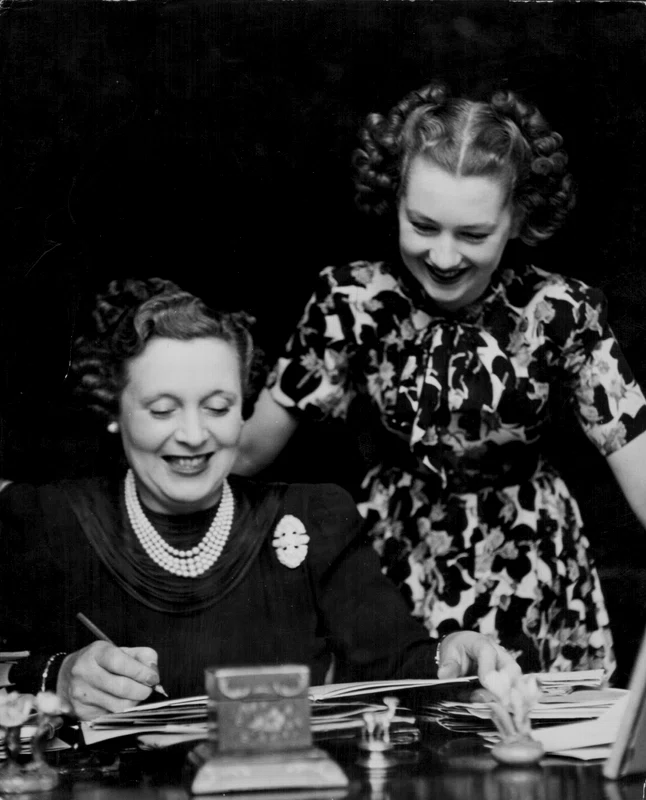 Raine Spencer, mama vitregă a Prințesei Diana și fiica scriitoarei Barbara Cartland. FOTO: Getty Images