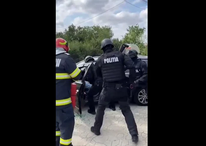 Poliția a intervenit în forță. FOTO Captură video Breaking News Giurgiu