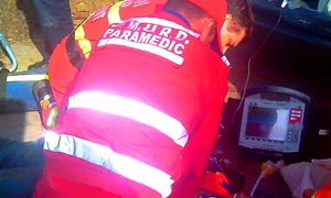 paramedicii smurd intervin la accidentul de pe dn19e foto generic isu crisana jpg