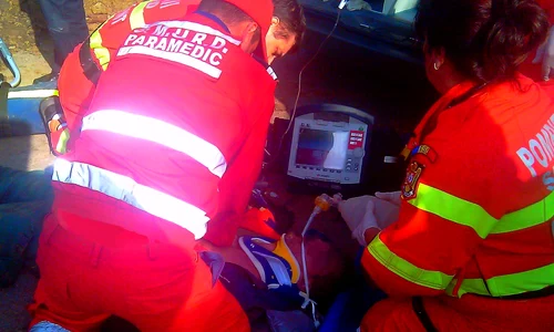 paramedicii smurd intervin la accidentul de pe dn19e foto generic isu crisana jpg