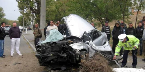 La volanul maşinii implicate în accidentul rutier se afla agent-şef Ion Niţu. 