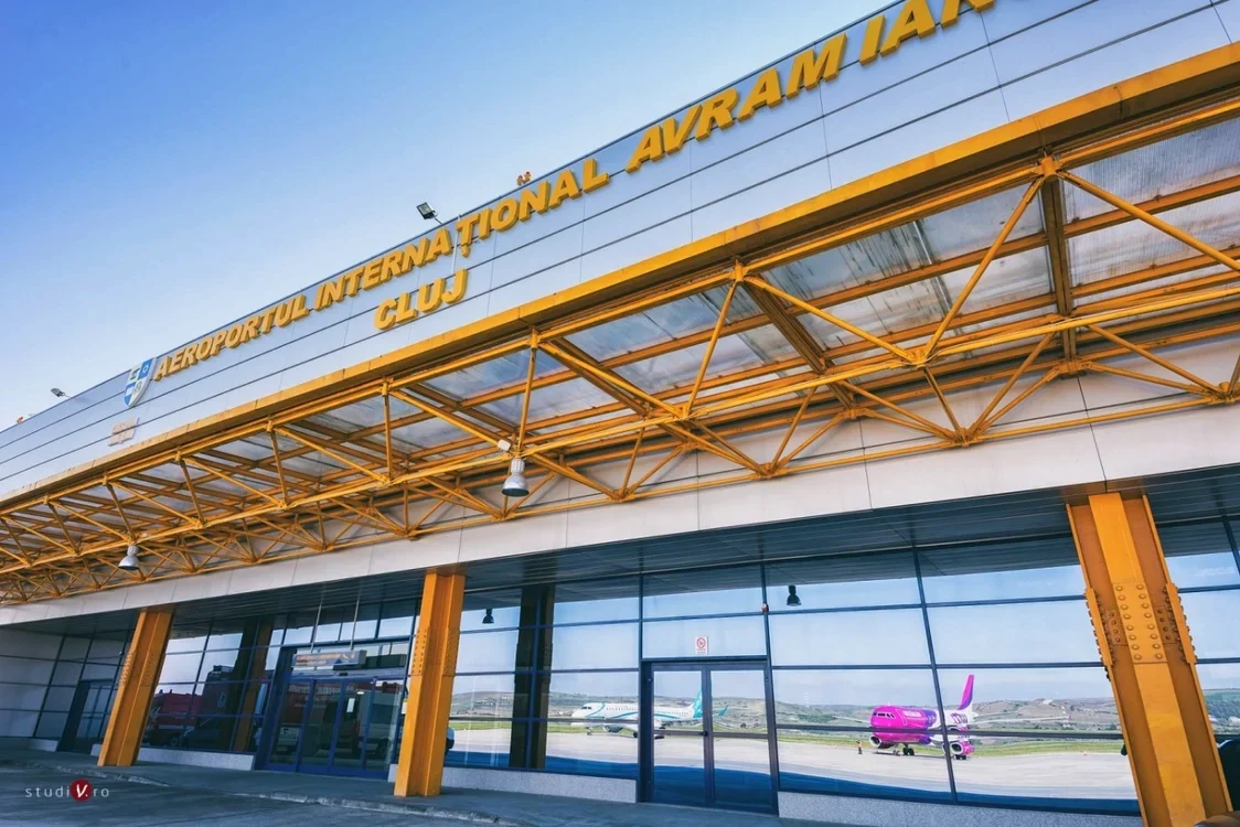 Avionul a aterizat cu 11 minute întârziere