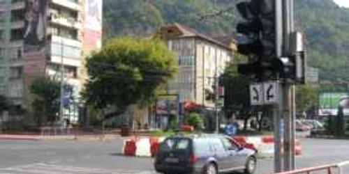 Neamţ: Accesul maşinilor „Şcoala”, interzis în centrul oraşului