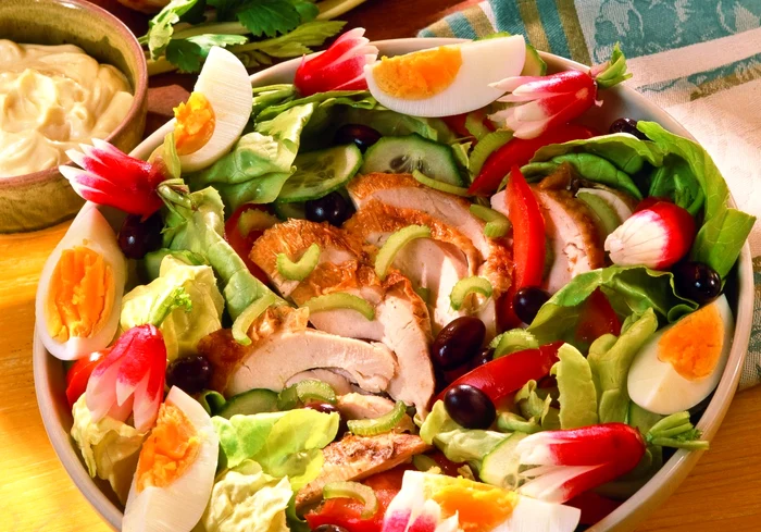 Salată de pui FOTO: arhivă, adevărul