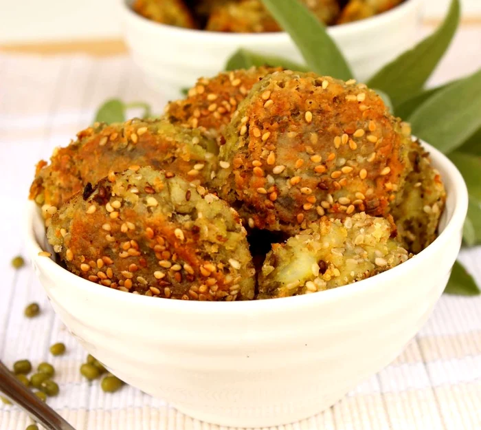 
    Chiftele cu soia și susan  