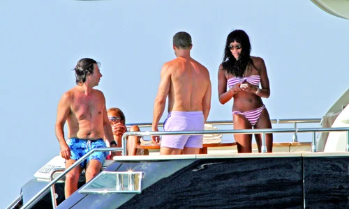 Naomi Campbell  are un corp impecabil  chiar şi la 39 de ani jpeg