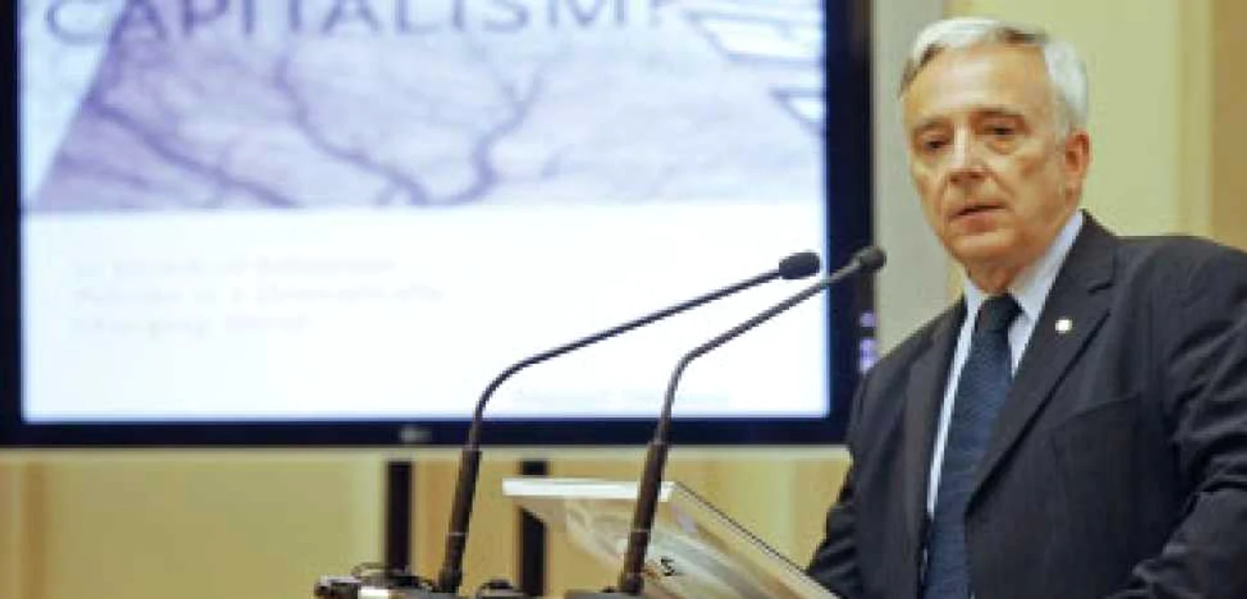 Povestea lui Mugur Isarescu: Vorbea puţin şi spunea esenţialul