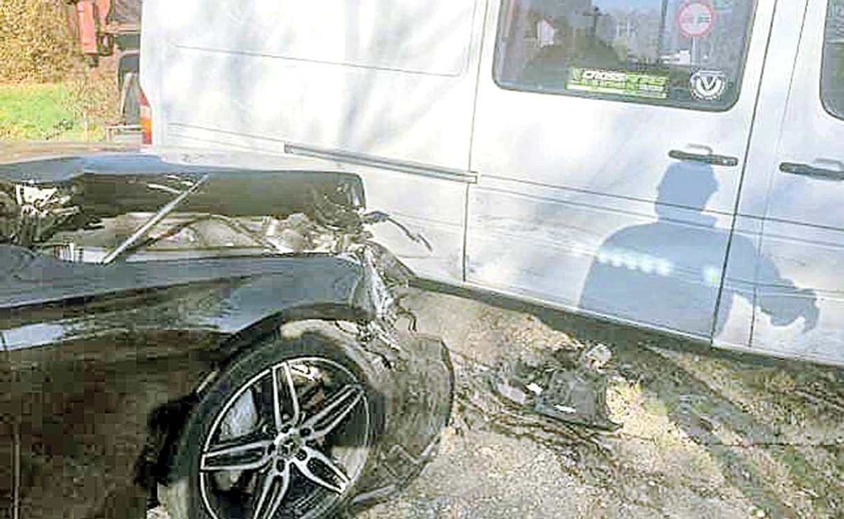 
    Şoferul autoutilitarei a fost vinovat de accident  