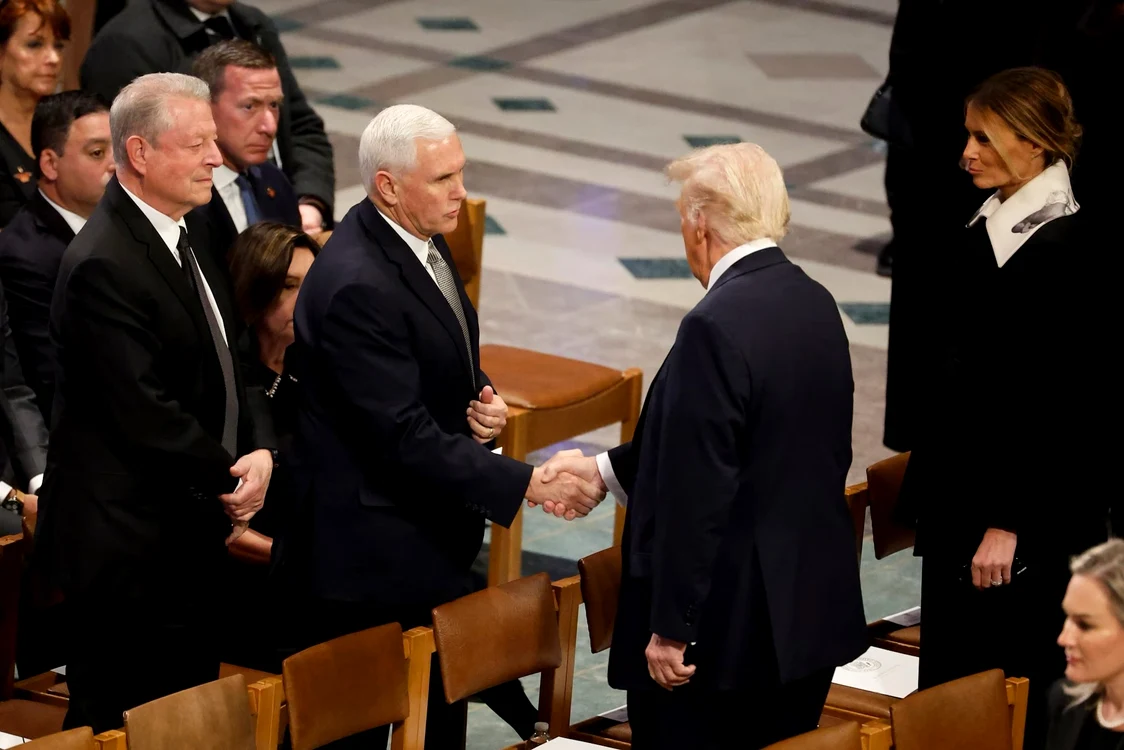 Mike Pence și Donald Trump FOTO: X