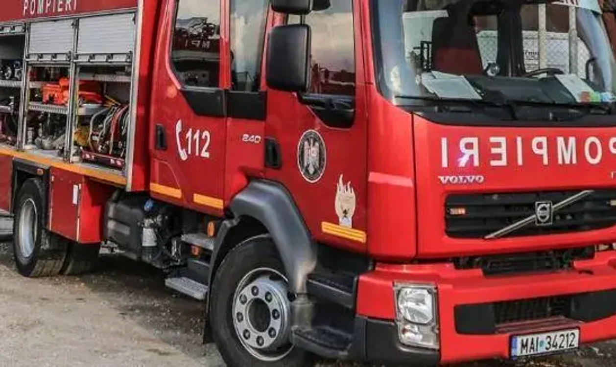 Explozie urmată de un incendiu uriaș la o fabrică din Brașov. Foto: ISU