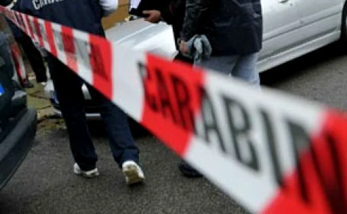 De la primele investigaţii, anchetatorii au stabilit că este vorba de o sinucidere