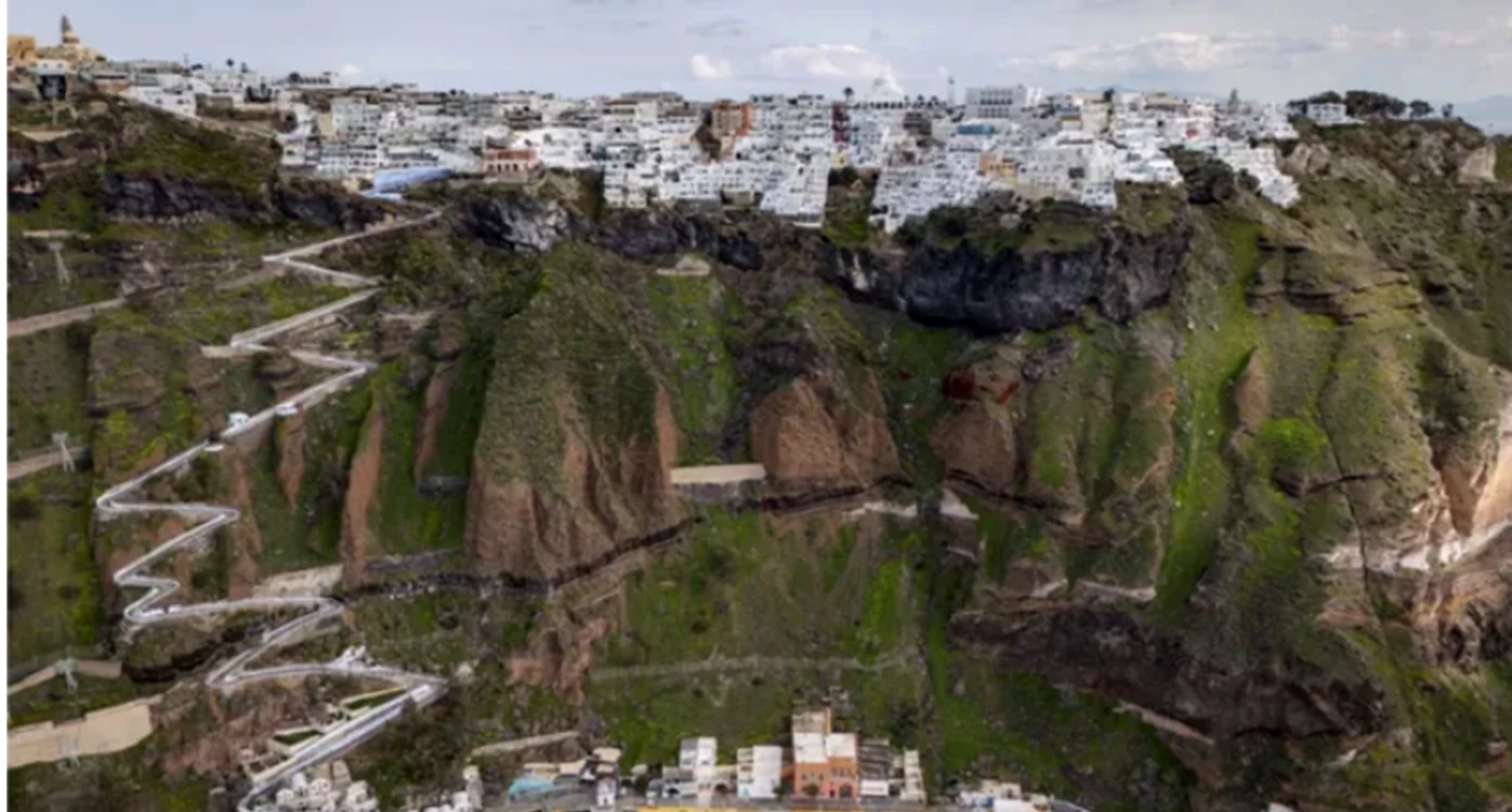 Noi cutremure au zguduit insula grecească Santorini FOTO Getty images