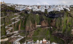 santorini getty jpg