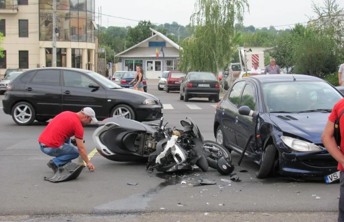 Accident grav în centrul Bârladului FOTO Sabina Ghiorghe