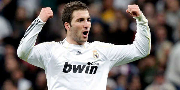 Higuain se luptă cu Messi pentru titlul de golgheter în Primera Division