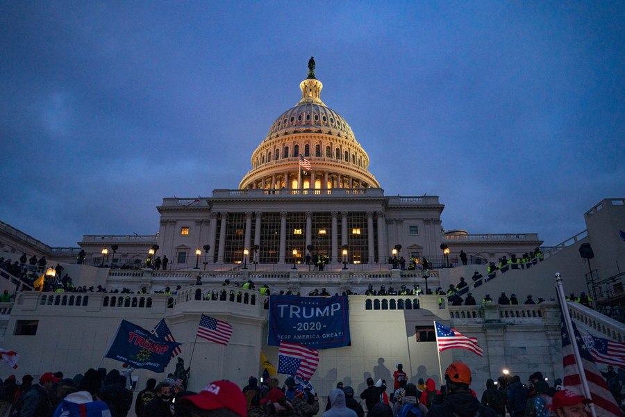 Administrația Trump ar pregăti o amplă epurare împotriva agenţilor FBI care l-au investigat pe președintele american în legătură cu atacul asupra Capitoliului