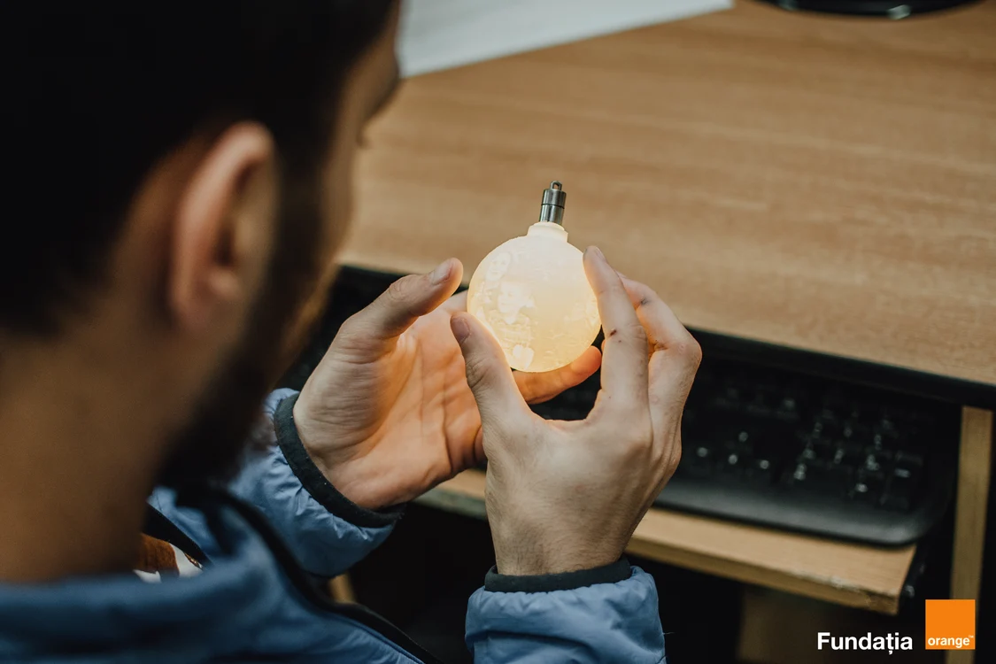 Obiect creat în laboratorul Solidarity FabLab.