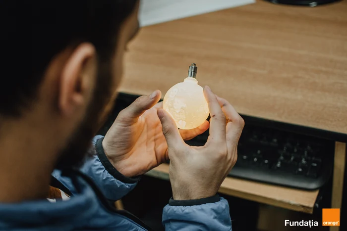 Obiect creat în laboratorul Solidarity FabLab.