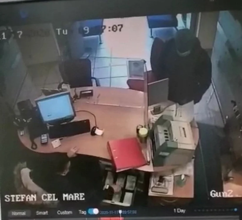 Bărbatul a reușit să fure, marți, 10.000 de lei dintr-o bancă situată în Sectorul 2 al Capitalei