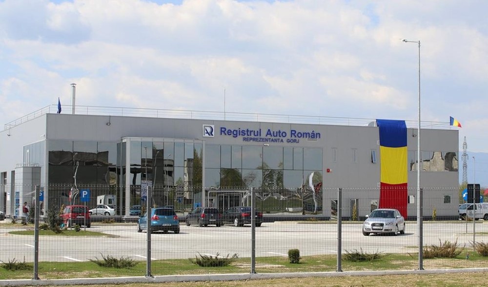 Corupție la Registrul Auto Român din Gorj. Patru angajați au fost trimiși în judecată pentru luare de mită