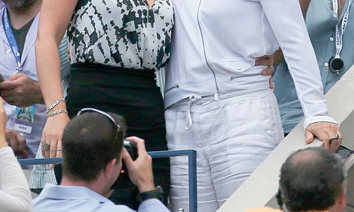 Navratilova şi  Lemigova s au sărutat sub privirile a mii  de spectatori jpeg