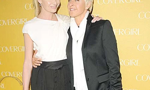Angelina Jolie, 38 de ani, actriţă şi Brad Pitt,  50 de ani, actor, sunt  împreună din 2005 jpeg