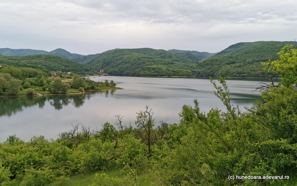 lacul cincis foto daniel guta adevarul