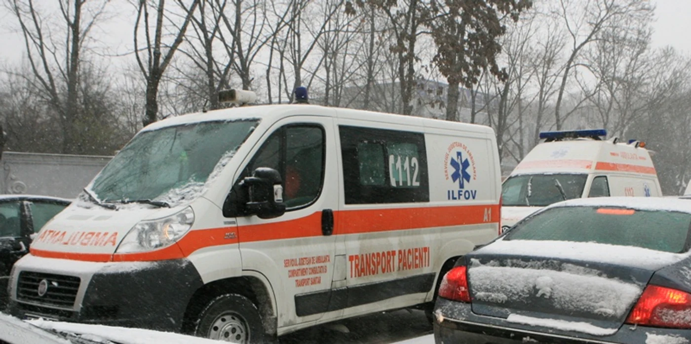
    Ambulanţele au fost solicitate încă de vineri seara  