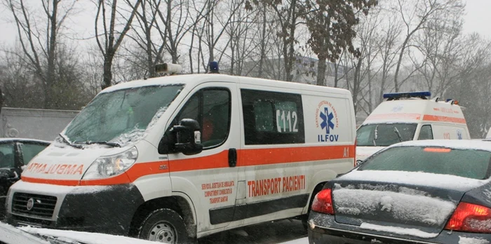 
    Ambulanţele au fost solicitate încă de vineri seara  