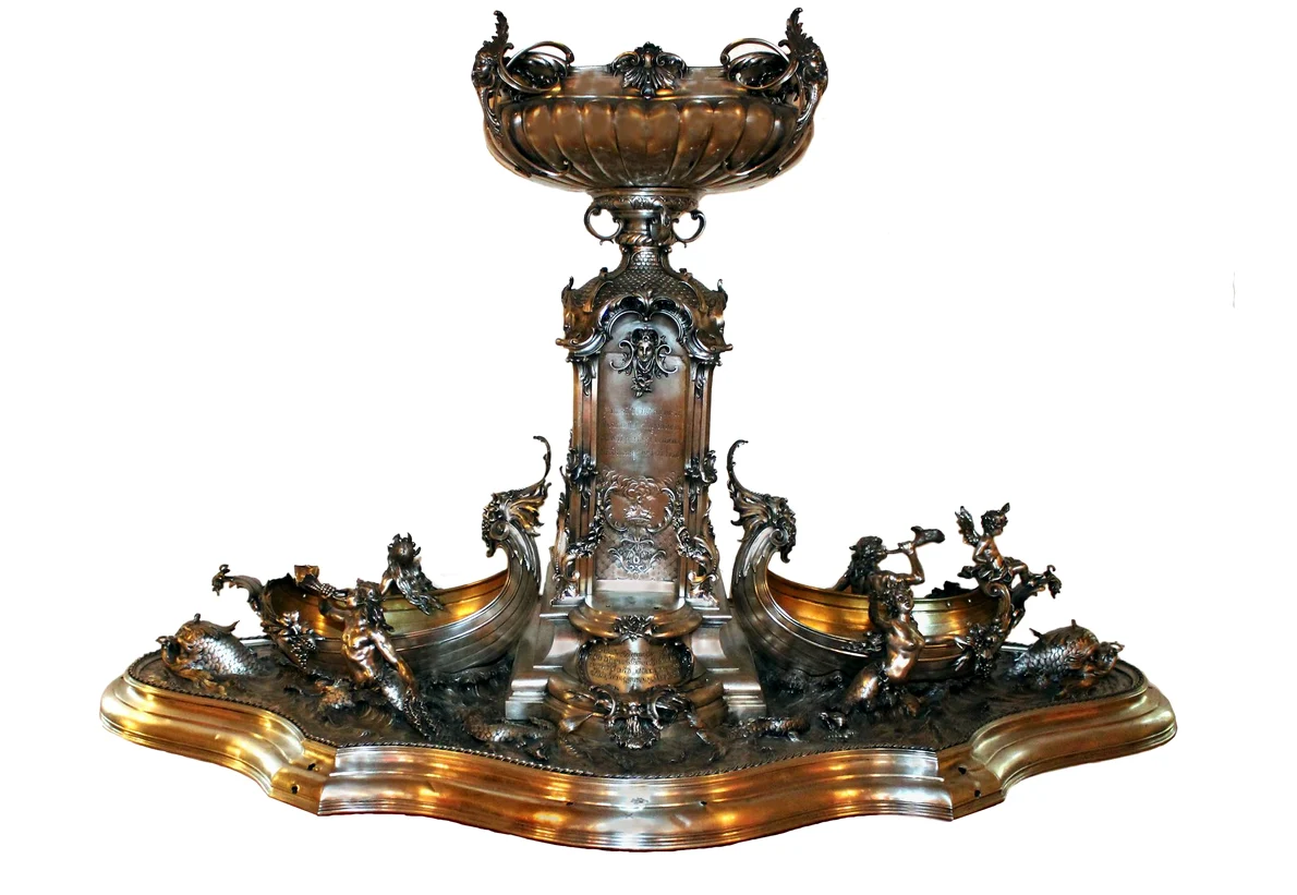 Jardinieră - piesă de orfevrărie, autor Paul Telge, Colecțiile Muzeului Militar Național „Regele Ferdinand I”
