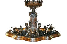 Jardinieră - piesă de orfevrărie, autor Paul Telge, Colecțiile Muzeului Militar Național „Regele Ferdinand I”
