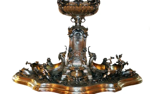 Jardinieră - piesă de orfevrărie, autor Paul Telge, Colecțiile Muzeului Militar Național „Regele Ferdinand I”