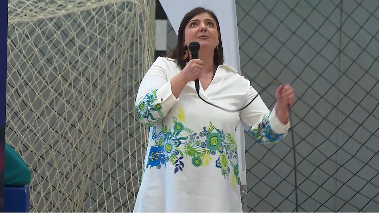 Georgiana fostă consumatoare de droguri vorbind elevilor sibieni despre experiența sa Captură Video
